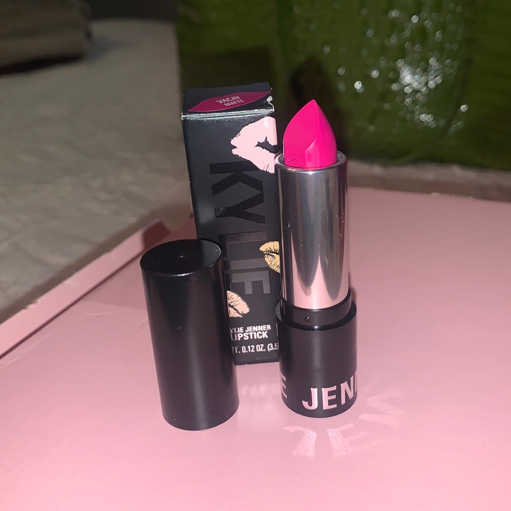 Kylie Cosmetics Vacay Matte lipstick
